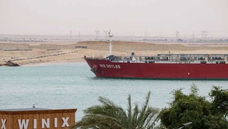 The crude oil tanker "SKS Doyles" moves along the Suez Canal toward Ismailia in Suez, Egypt. Bloomberg