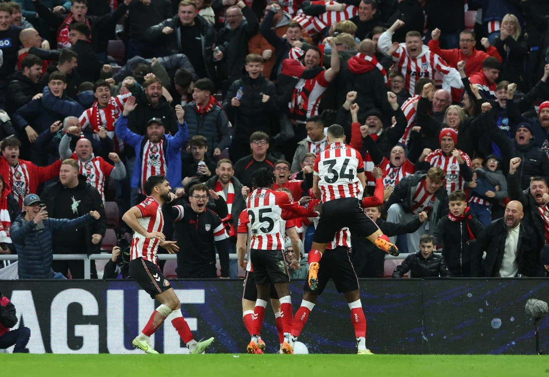Sunderland earn 1-0 win over Newcastle thanks to Woltemade own goal