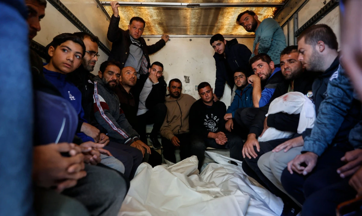 Gazans mourn six killed in Israeli shelling on shelter