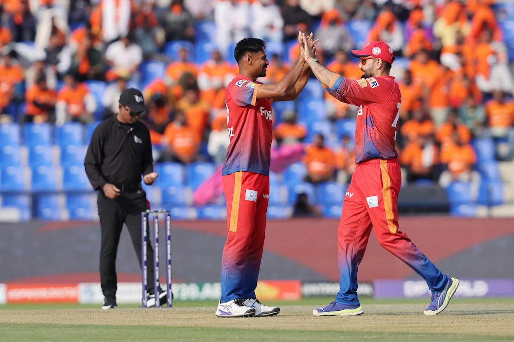 Dubai Capitals move up to second in ILT20 table with win over Gulf Giants