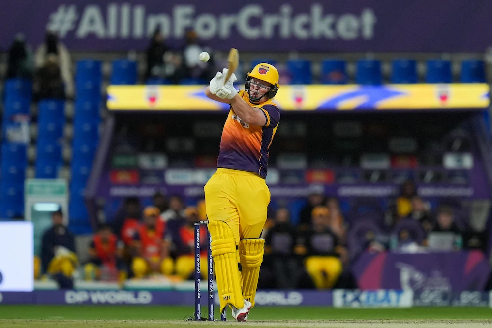Warriorz beat Knight Riders on final delivery in low-scoring thriller to remain in ILT20 playoff hunt