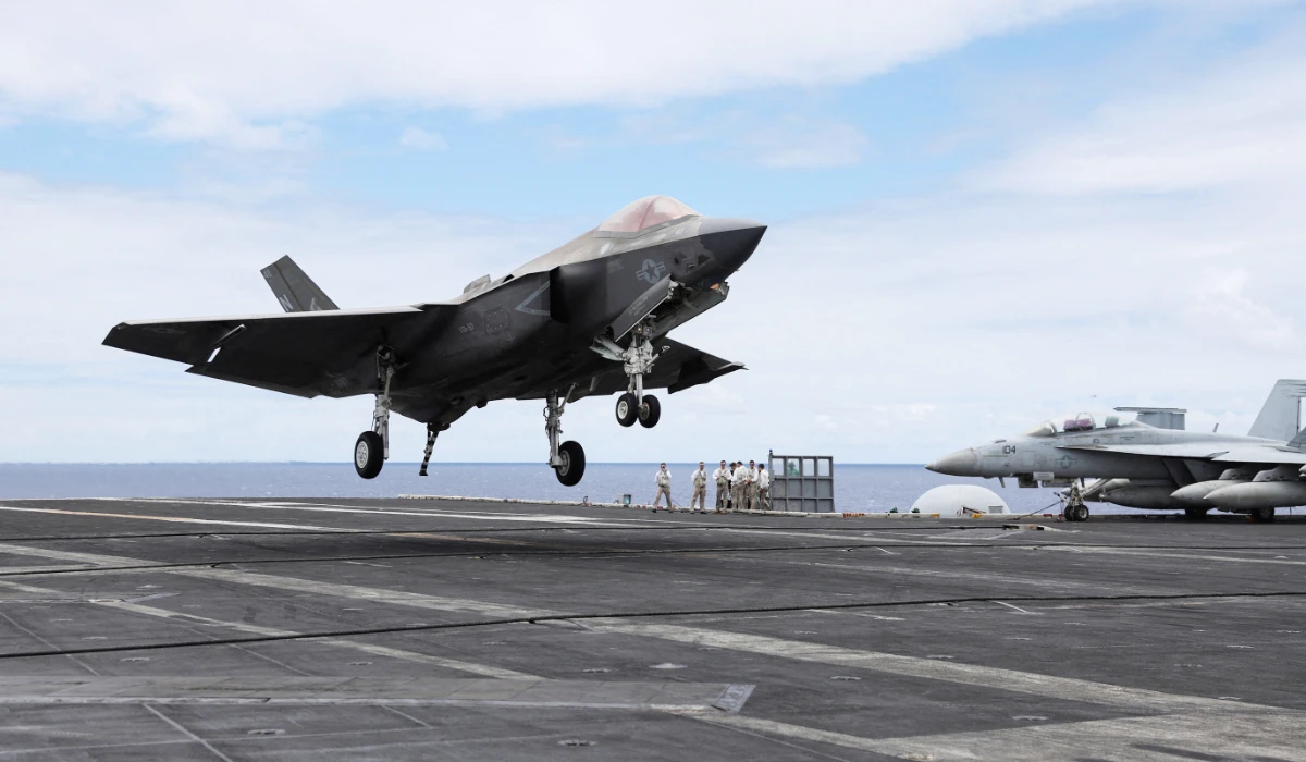 A F-35 jet lands on the runway of the USS Carl Vinson aircraft carrier during the Rim of the Pacific (RIMPAC) military exercises about 100 miles south of Oahu, Hawaii, U.S. July 19, 2024. (REUTERS)
