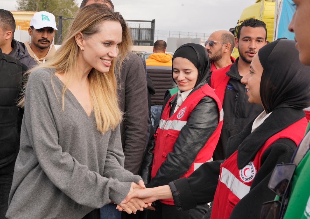 Angelina Jolie visits Egyptian side of Gaza’s Rafah crossing