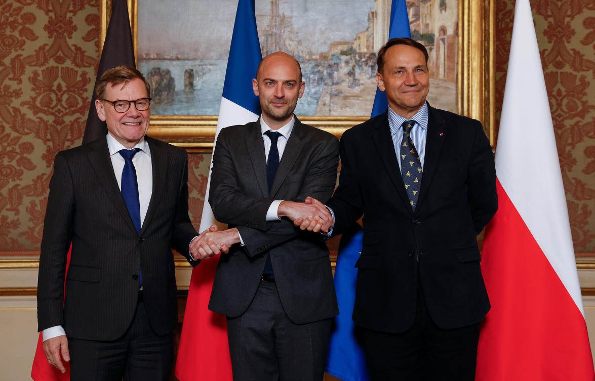 German Foreign Minister Johann Wadephul, left, French Foreign Minister Jean-Noel Barrot, center, and Polish Foreign Minister Radoslaw Sikorski pose as they meet for the Weimar Triangle talks at the foreign ministry in Paris. (AP)