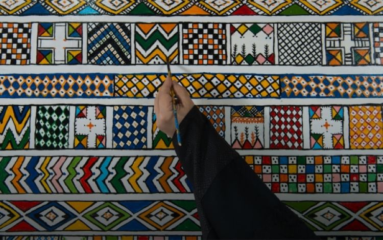 Al-Qatt Al-Asiri is an artform particular to Asir. (Saudipedia)