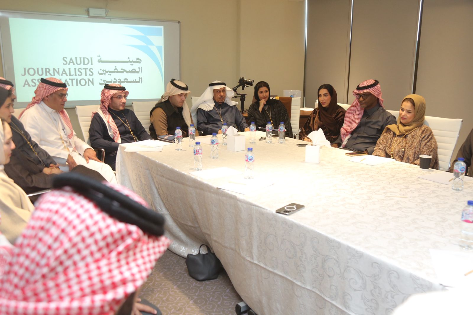 Saudi Journalists Association board meets in Al-Ahsa, holds talks with IFJ chief