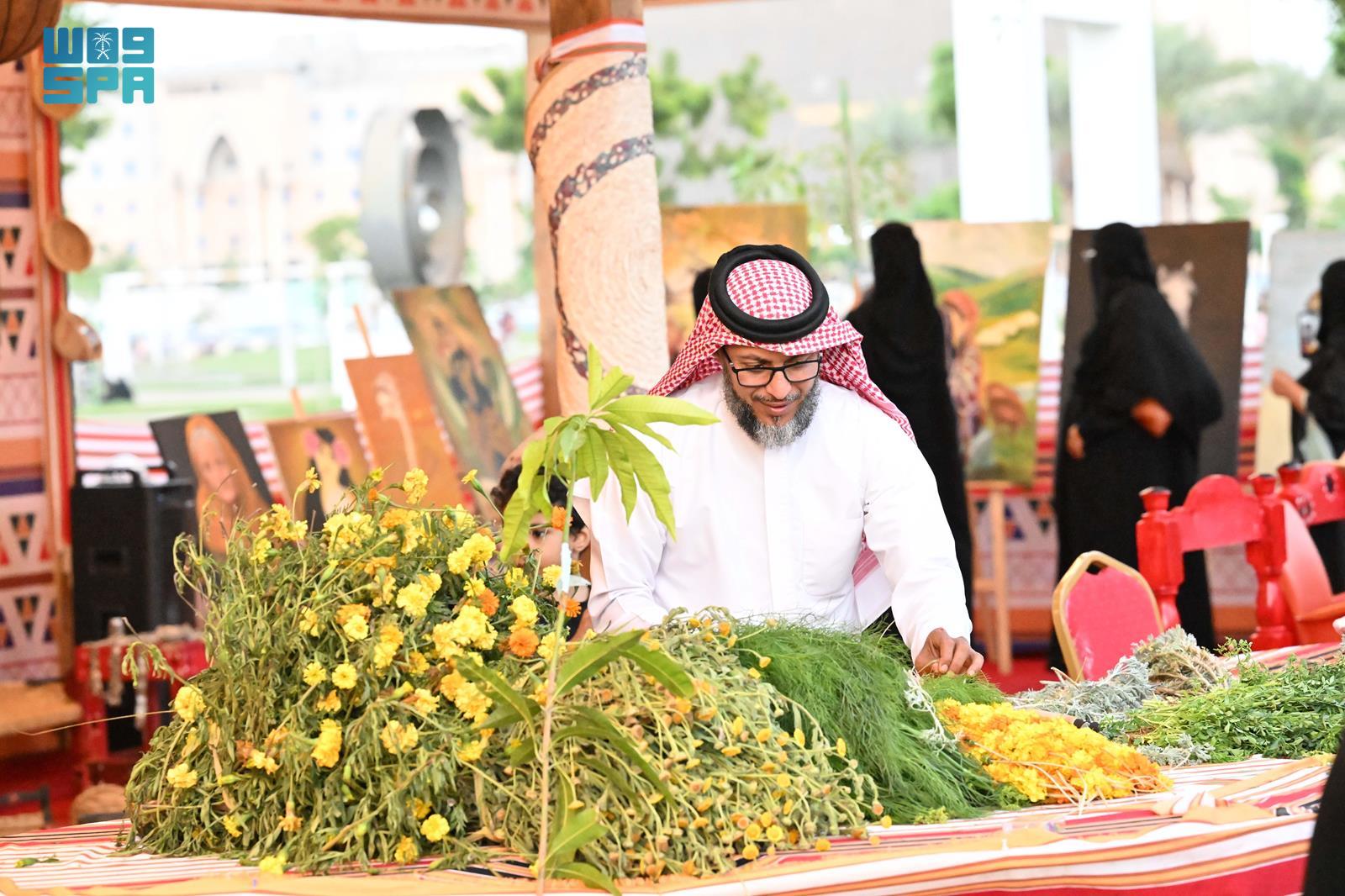 Pavilions showcasing historical livelihoods and daily practices in diverse environments. (SPA)