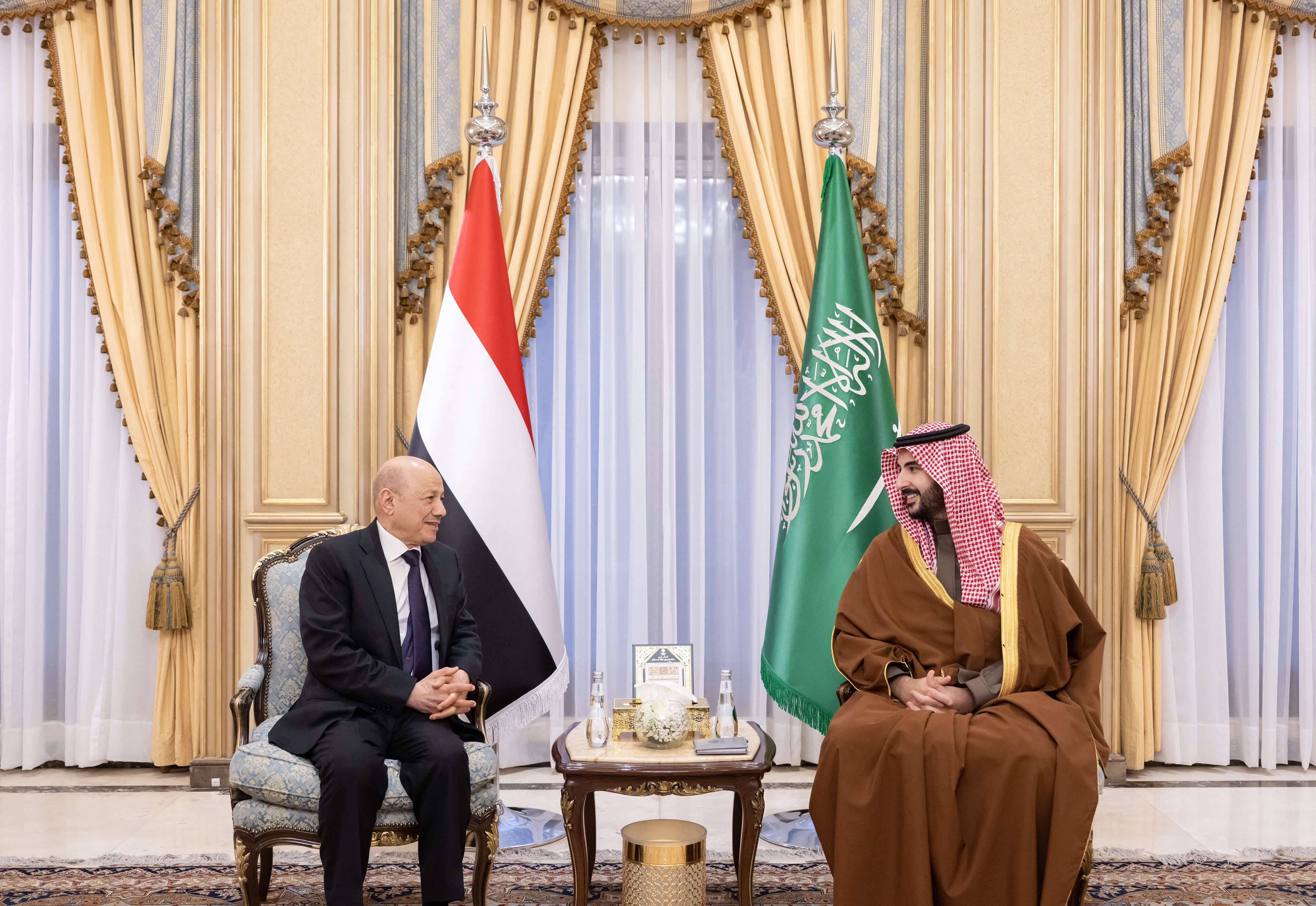 Saudi Defense Minister Prince Khalid bin Salman met with the President of the Yemeni Presidential Leadership Council Rashad Al-Alimi on Wednesday. (SPA)