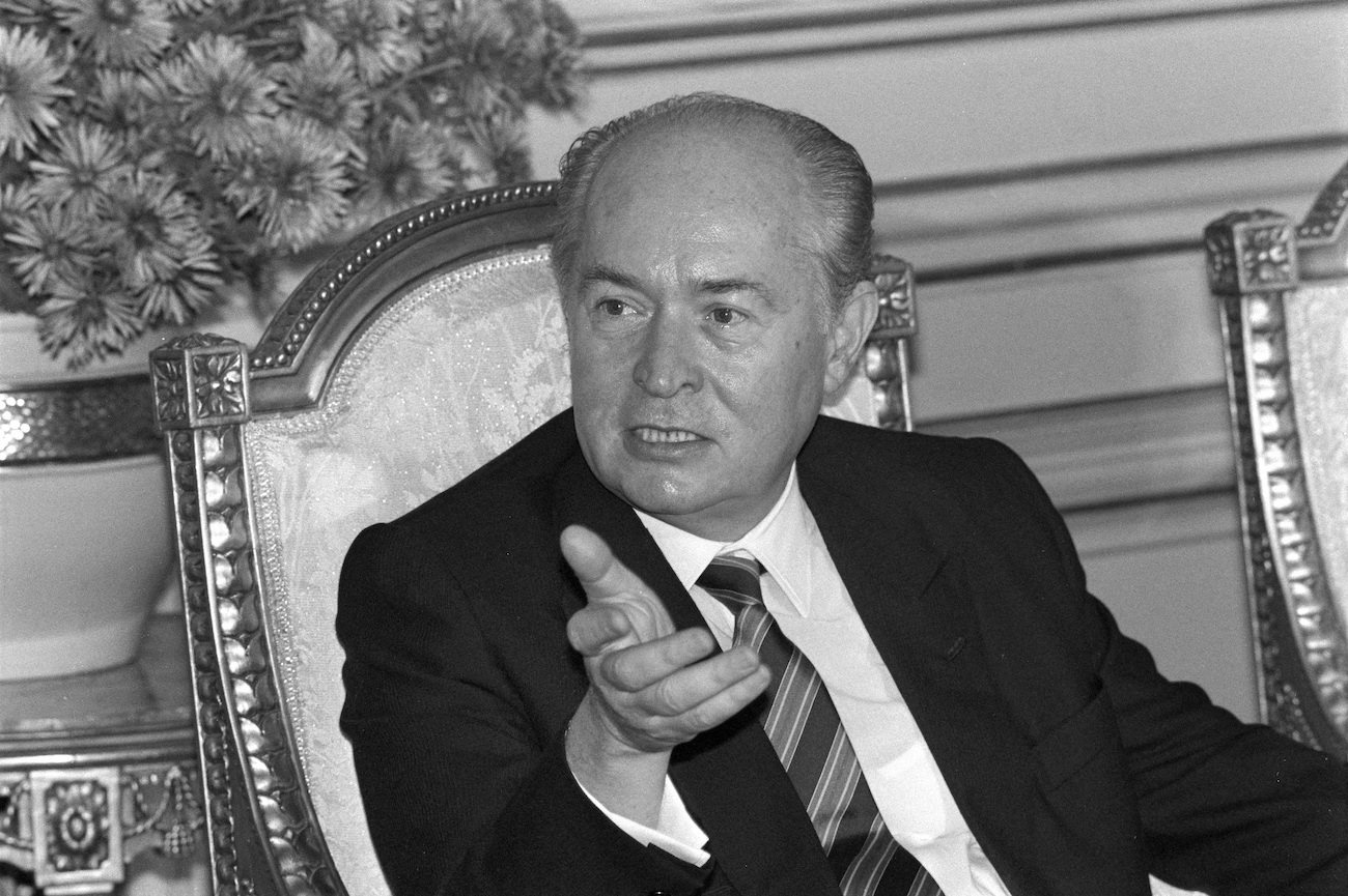 Former Cypriot President George Vassiliou speaks at a press conference about improving trade relations between Cyprus and Egypt in Cairo in 1989. (Reuters)