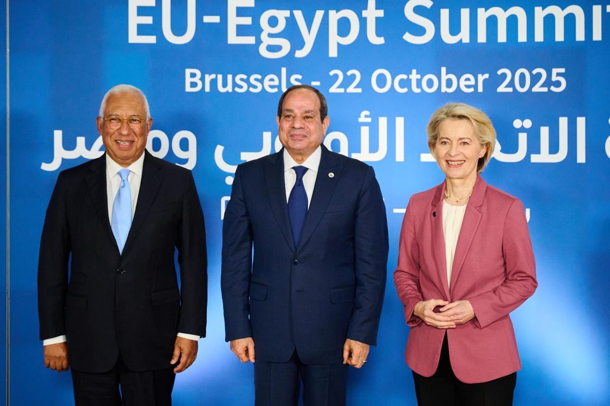 European Council President Antonio Costa (left) and Commission President Ursula von der Leyen (right) with Egyptian President Abdel Fatteh El-Sisi at an EU-Egypt summit in October. (European Union)