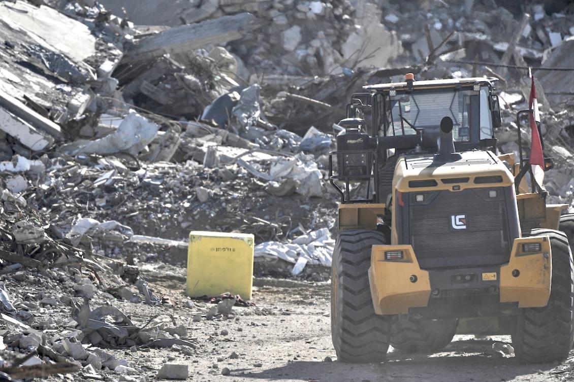 A yellow block demarcating the ‘yellow line,’ which has separated the Gaza Strip’s Israeli-held and Palestinian zones since the October ceasefire, is visible in Jabalia, northern Gaza Strip. (AP)
