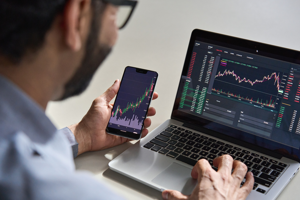 The total trading turnover of the benchmark index was SR3.95 billion ($1.05 billion), as 102 of the listed stocks advanced, while 147 retreated. Shutterstock