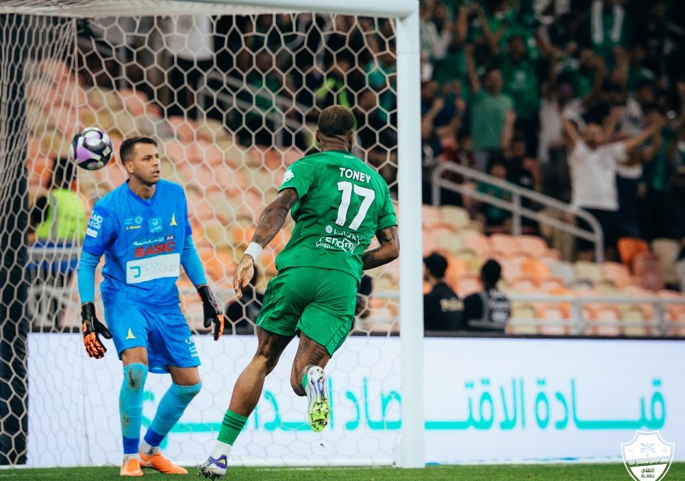 Ivan Toney moved into second place in the league’s scoring charts with a devastating hat-trick. (X/@ALAHLI_FCEN)