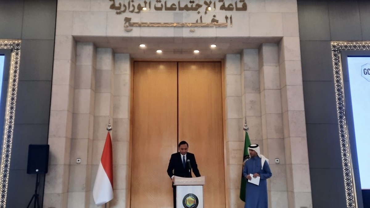An Indonesian official speaks at the podium during the fourth round of negotiations for Indonesia-GCC free trade agreement in Riyadh in this photo released on Jan. 24, 2026. (Indonesian Ministry of Trade)