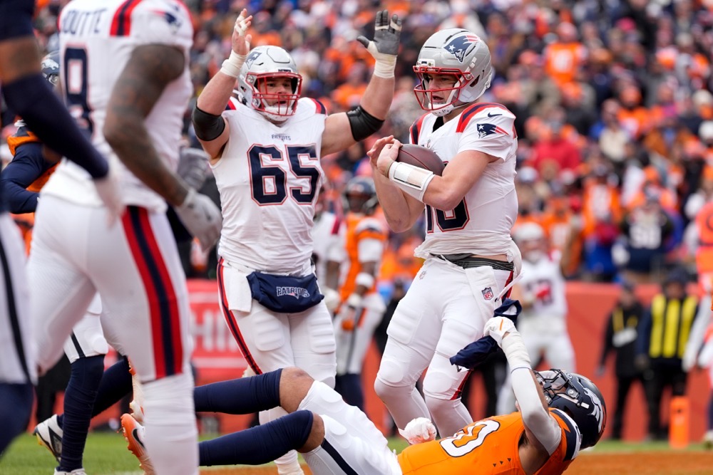 New England Patriots quarterback Drake Maye throws for a touchdown against the Denver Broncos. (AP)