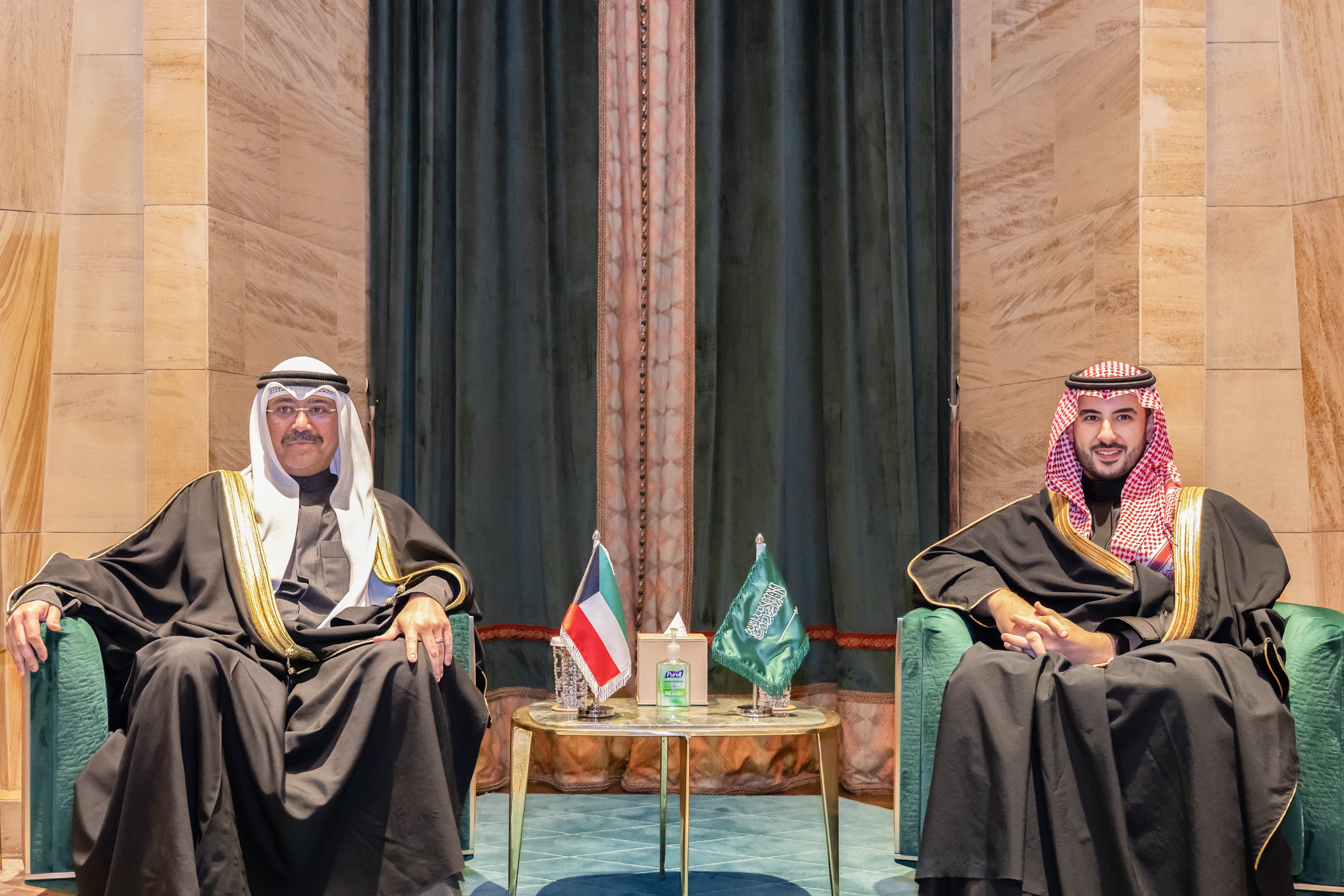 Saudi Defense Minister Prince Khalid bin Salman meets with his Kuwaiti counterpart Sheikh Abdullah Ali Abdullah Al-Salem Al-Sabah in Riyadh on Tuesday. (SPA)