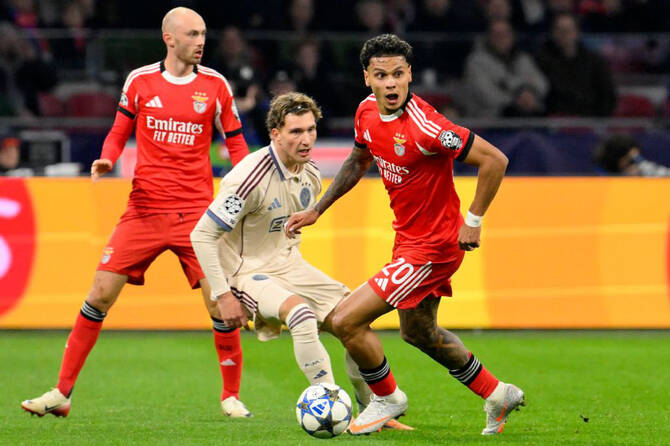After 126 matches, 426 goals, five hat-tricks and 28 red cards the Champions League group phase reaches its head-spinning climax on Wednesday with 30 of the 36 clubs still with all to play for on the final night of action across Europe. (AFP/File)