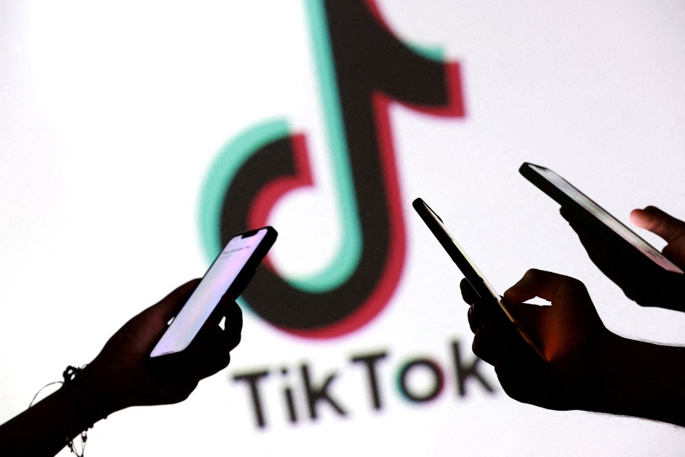 TikTok’s Chinese owner, ByteDance, last week finalized a deal to set up a majority US-owned joint venture known as TikTok USDS Joint Venture LLC that will secure US data, to avert a ban on the short video app used by more than 200 million Americans. The deal was praised by Trump. (Reuters)