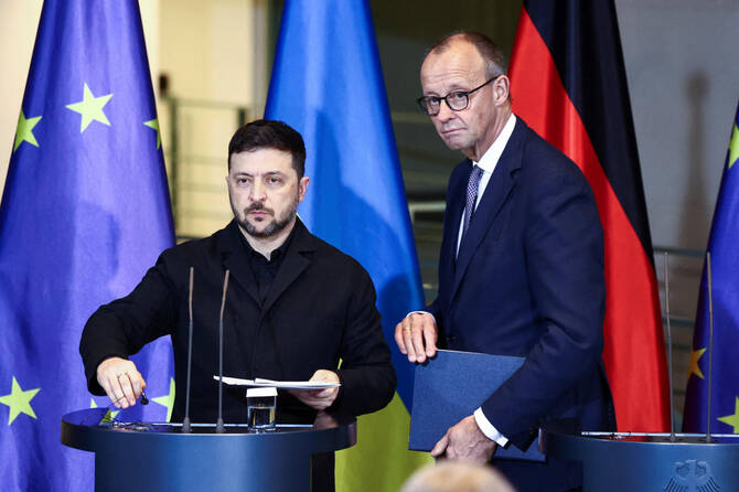 German Chancellor Friedrich Merz and President Volodymyr Zelensky on Thursday welcomed “efforts in favor of a truce,” Berlin said (Reuters/File)