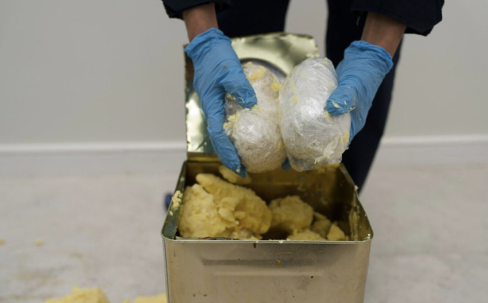 Saudi Customs Authority foil smuggling attempt of captagon pills hidden in food consignment. (Al-Ekhbariya News)