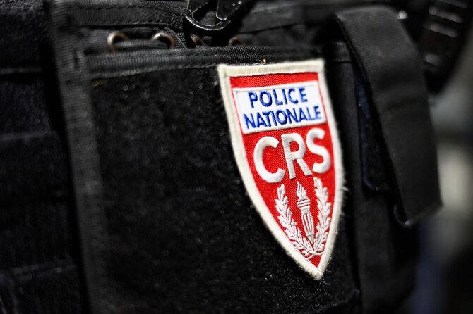 Robbers assault Chinese MP in million-euro Paris burglary