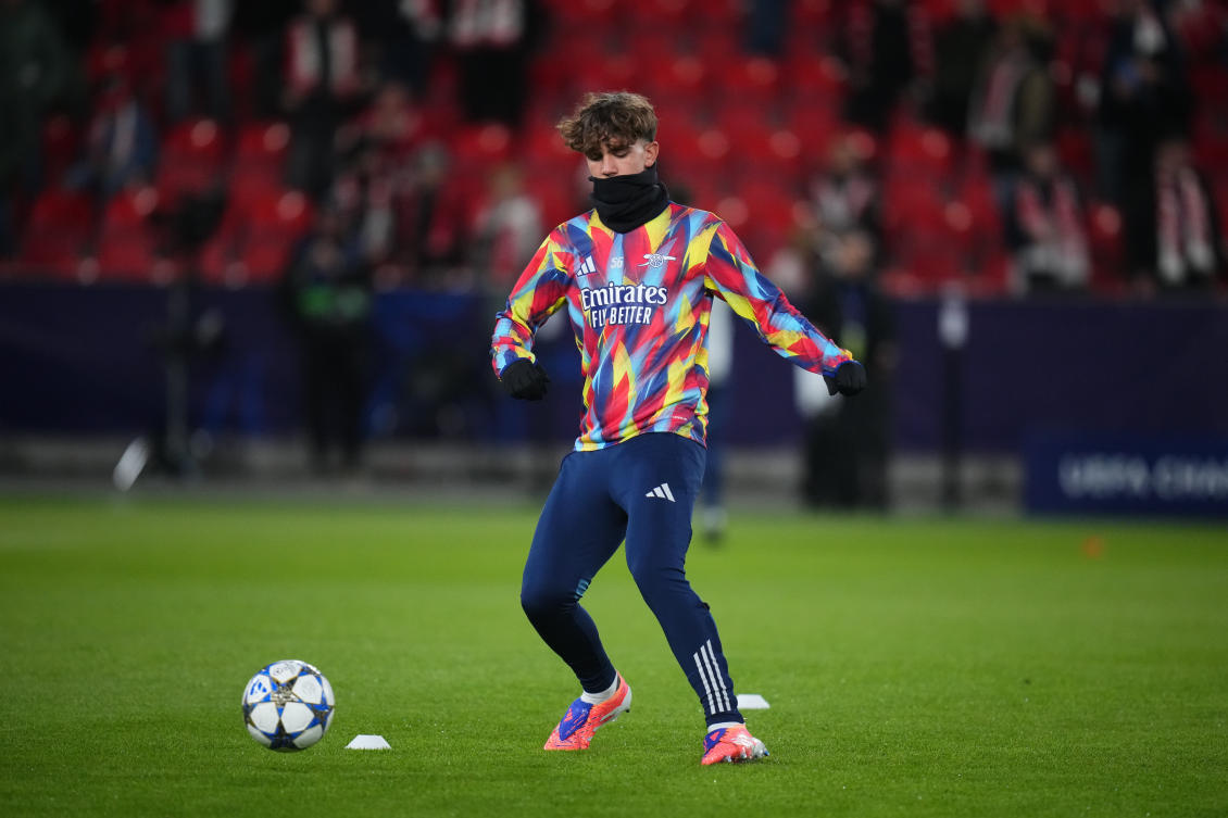 Arsenal’s Max Dowman warms up prior to the Champions League opening phase match against Slavia Prague in Prague, Nov. 4, 2025. (AP/File)