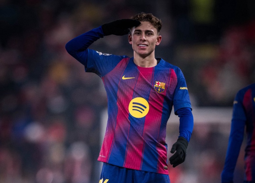 Barcelona and breakout midfielder Fermín López have agreed to extend his contract through June 2031, the Spanish club said Friday. (X/@FabrizioRomano)