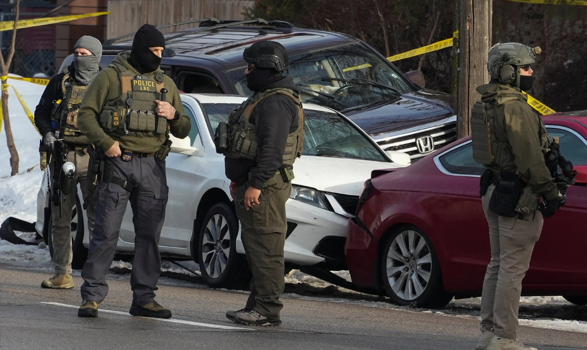 US immigration agent fatally shoots woman in Minneapolis, mayor disputes government claim of self-defense