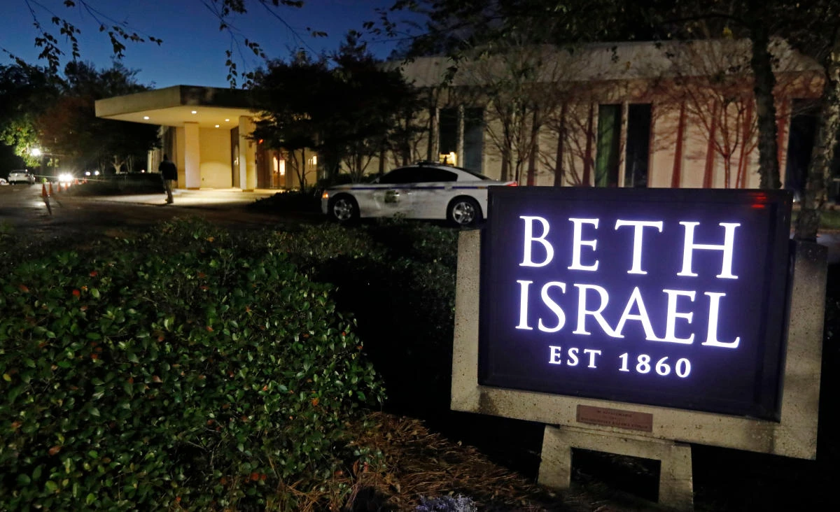 Suspect arrested after a fire damages a historic Mississippi synagogue