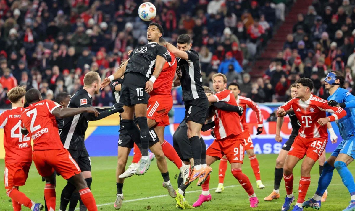 Bayern demolishes Wolfsburg 8-1 to go 11 points clear in Bundesliga