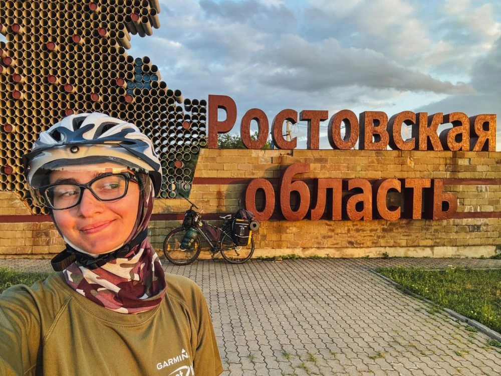 Russian cyclist finds warm welcome on Saudi Arabia’s roads