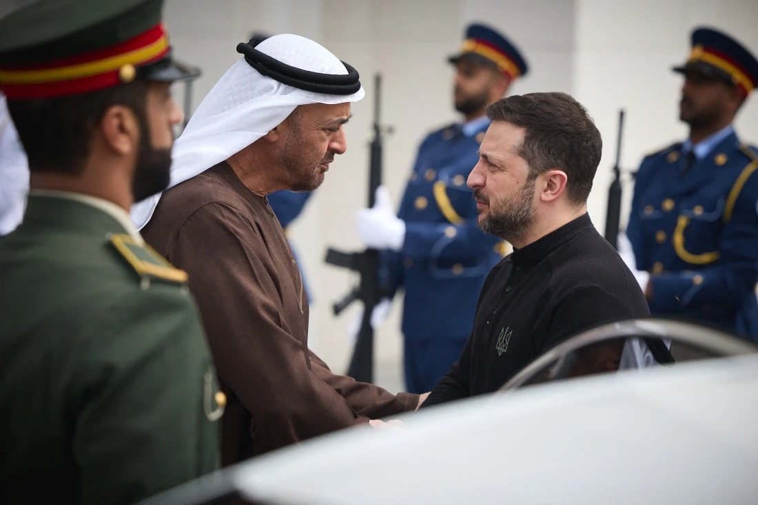 Ukraine's President Volodymyr Zelensky is welcomed by UAE President Sheikh Mohamed bin Zayed Al-Nahyan during a visit of the United Arab Emirates at Al-Shati Palace in Abu Dhabi on February 17, 2025. (AFP)