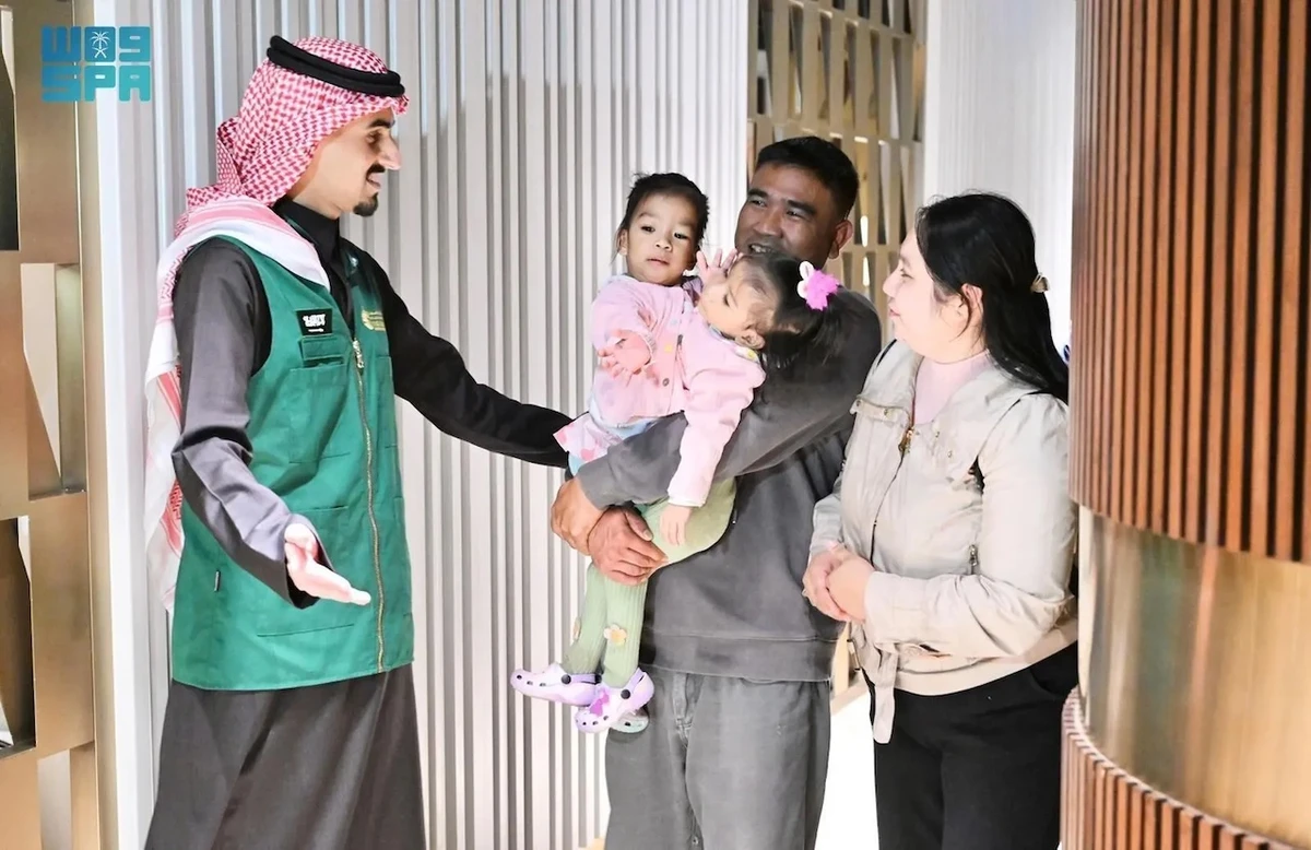 The family accompanying the twins expressed appreciation for the assistance provided upon their arrival in the Kingdom. (SPA)