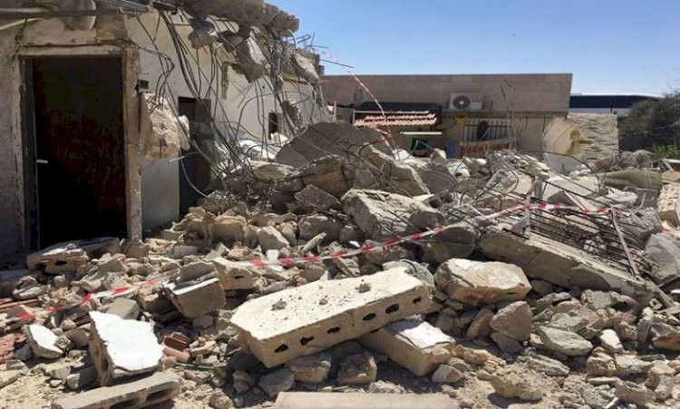 Palestinian demolishes his own home in Jerusalem