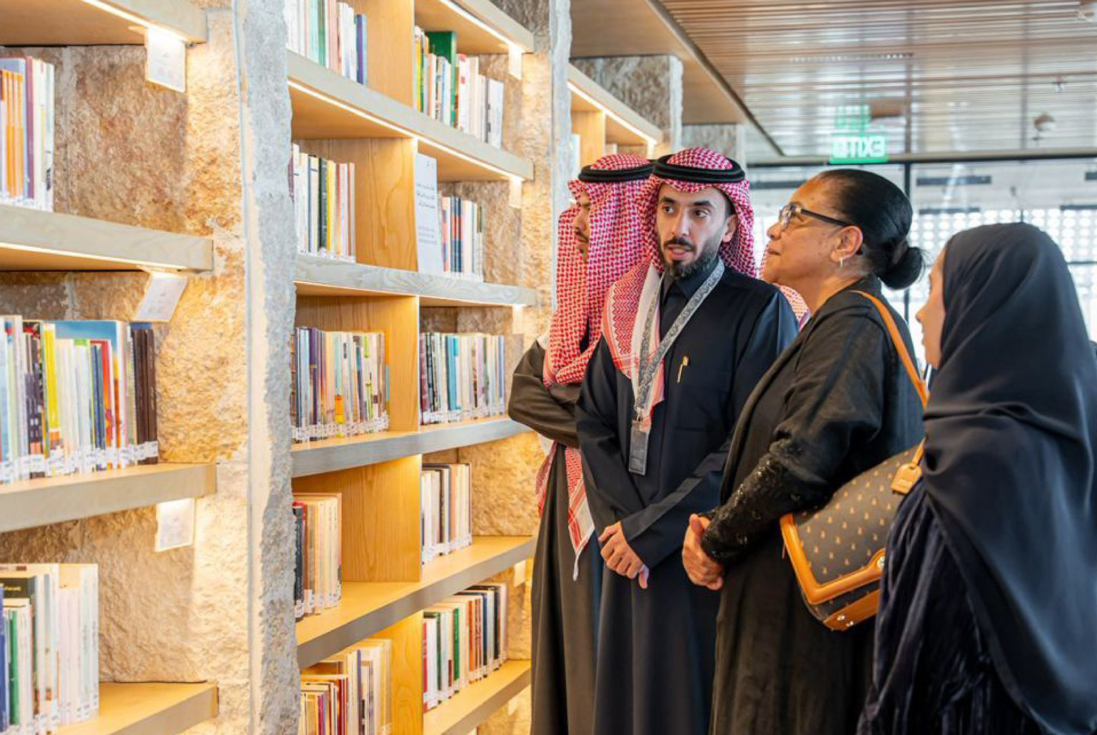 UN Development Programme Resident Representative for Saudi Arabia Nahid Hussein praises the Libraries Commission’s role in developing the public libraries ecosystem. (X: @MOCLibraries)