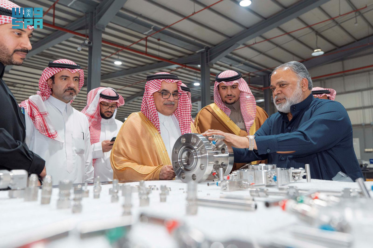 Khalil bin Ibrahim bin Salamah, Saudi vice minister of industry and mineral resources, inspecting industrial sites in the Eastern Province. (SPA)
