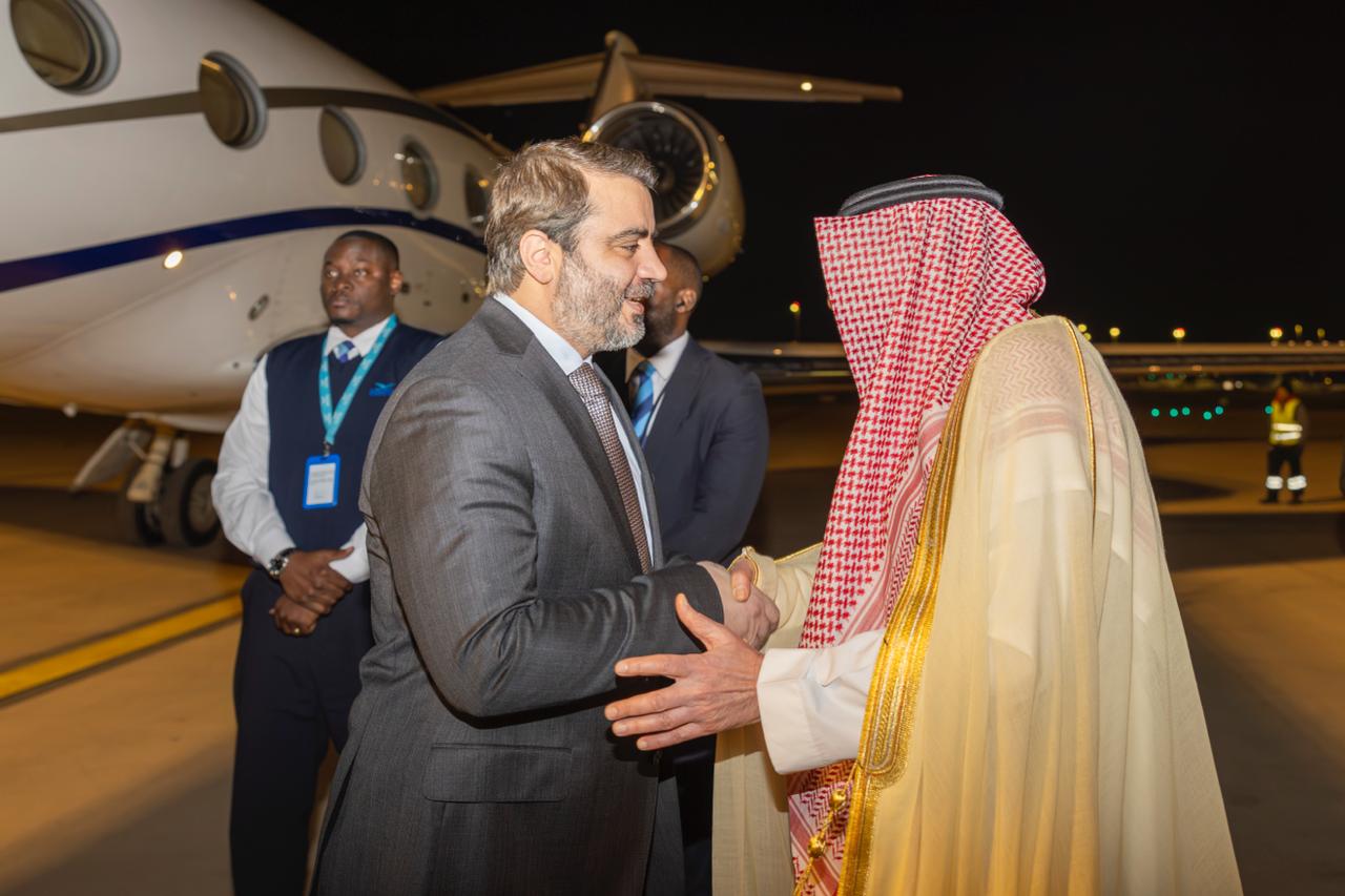 Saudi Deputy Minister of Foreign Affairs Waleed bin Abdulkarim Al-Khereiji welcomes Syria’s Foreign Minister Asaad Al-Shaibani on arrival in Riyadh on Sunday. (SPA)