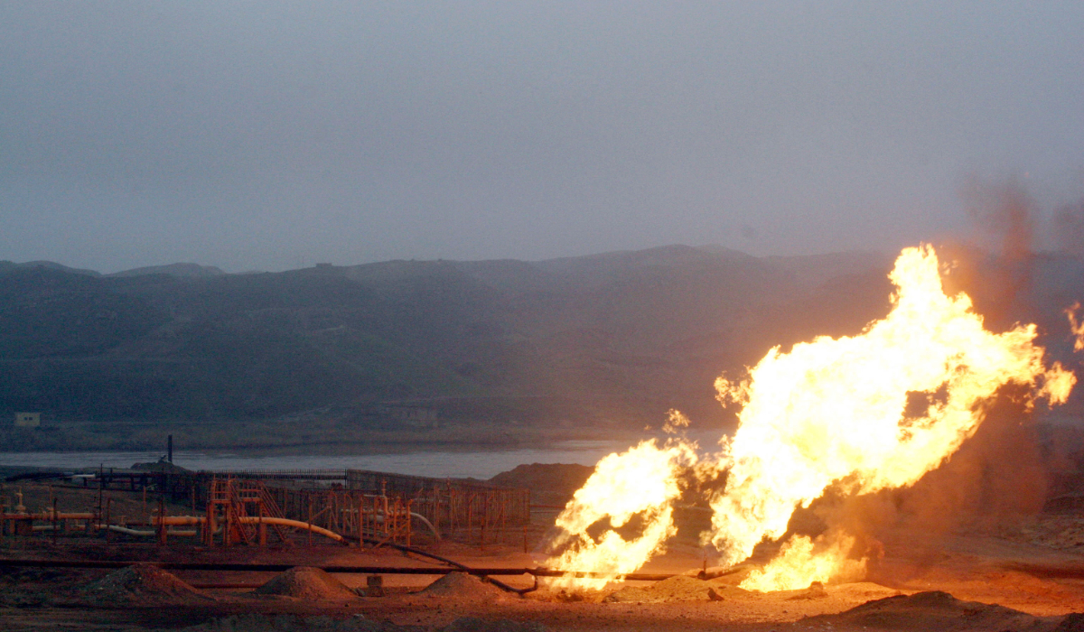 A gas pipeline linking Iraq's northern oil hub of Kirkuk to the Baiji refinery is ablaze after being hit by a rocket attack 09 February 2005 near Kirkuk. (AFP file photo)