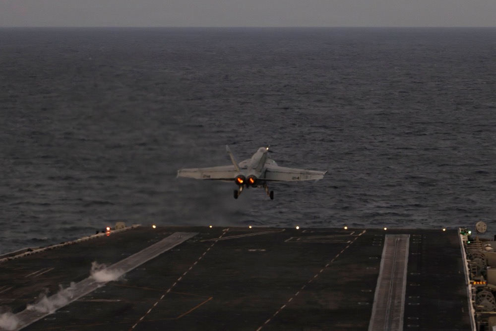 An F/A-18E Super Hornet, attached to Strike Fighter Squadron (VFA) 14, launches from the flight deck of Nimitz-class aircraft carrier USS Abraham Lincoln in the Arabian Sea. (US NAVY/AFP)