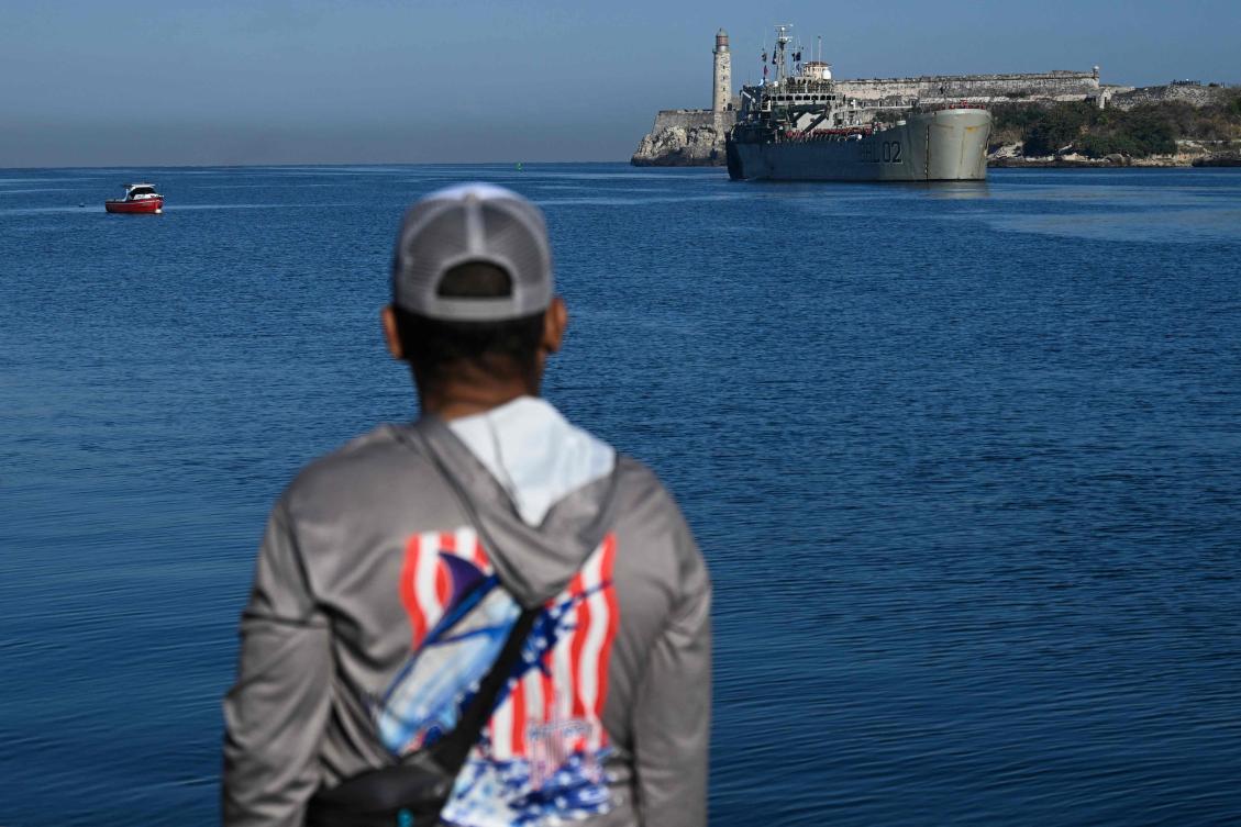 Mexican ships carrying humanitarian aid enter Havana Harbor
