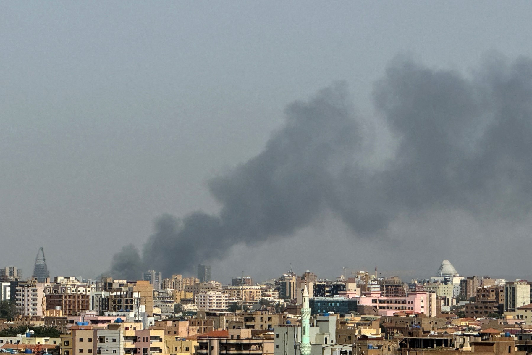 Smoke billows during air strikes in central Khartoum as the Sudanese army attacks positions held by the paramilitary Rapid Support Forces (RSF) throughout the Sudanese capital on September 26, 2024. (File/AFP)
