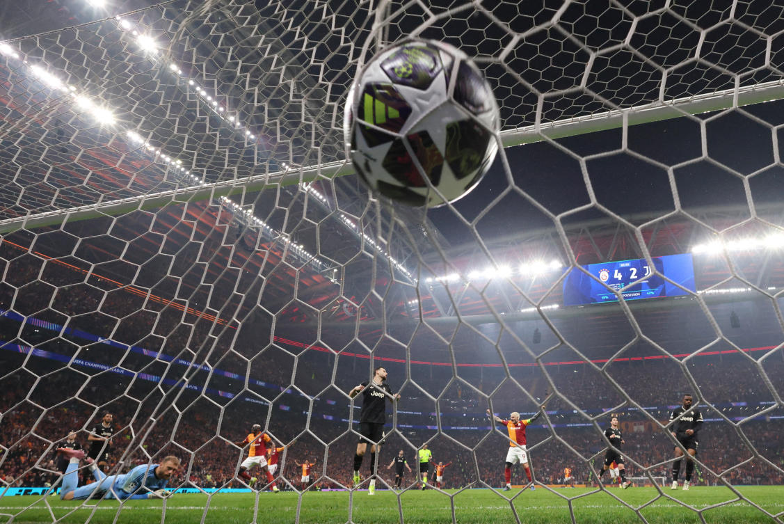 Galatasaray thrash 10-man Juve in Champions League play-off 1st leg