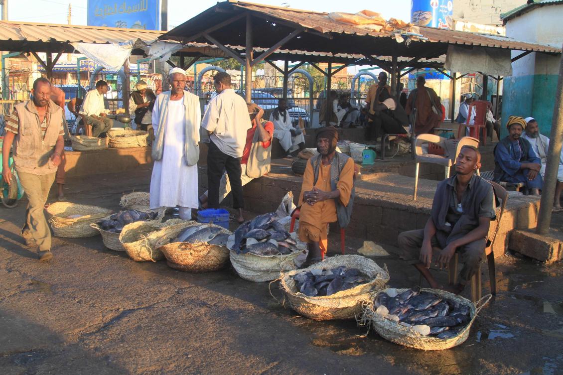 A fish market in the Al-Mourada neighbourhood of Omdurman near the Sudanese capital on Sunday. Fighting is raging in the Kordofan region in the south, where the UN managed to deliver life-saving food supplies Wednesday. (AFP)