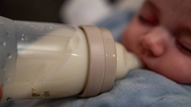 Widespread recalls of powdered milk for infants mean the risk of exposure to a toxin that can cause nausea and diarrhea are now low, two EU agencies said on Thursday. (X/@Belga_English)