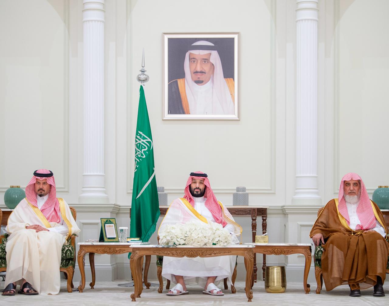 Saudi crown prince receives citizens in Madinah