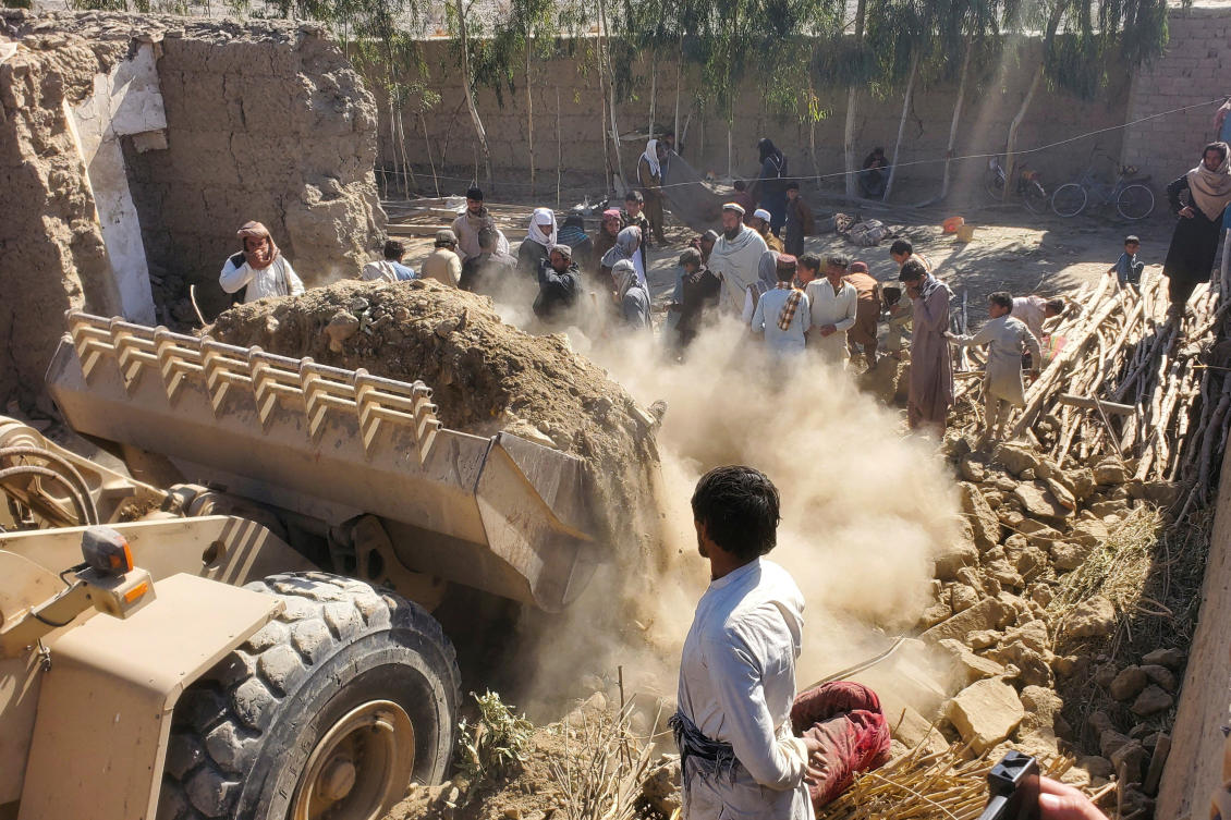 Pakistan boosts security, arrests suspects after air strikes in Afghanistan. (REUTERS)