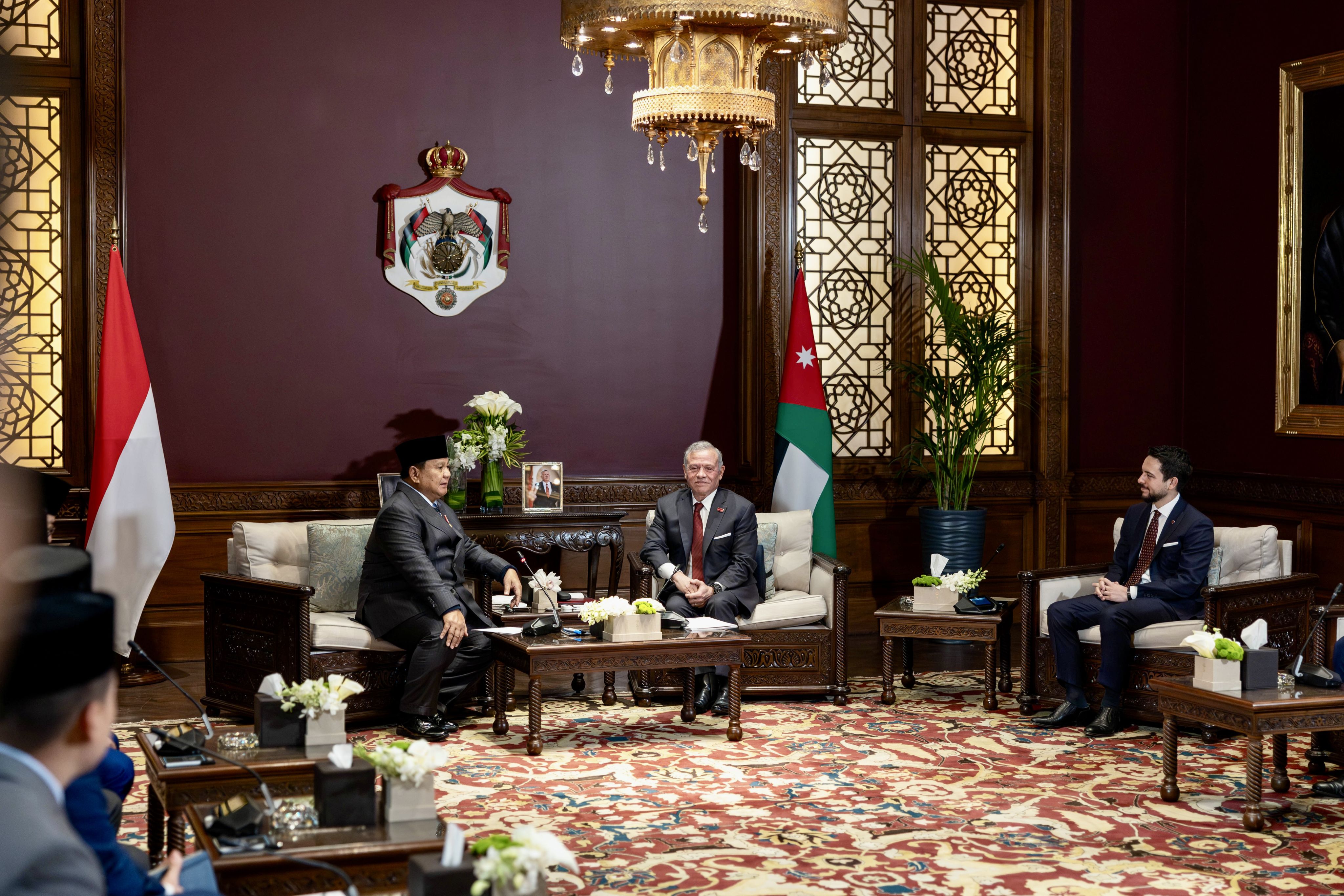 King Abdullah II, Crown Prince Hussein, and Indonesian President Prabowo Subianto met at Basman Palace in Amman on Wednesday. (Petra)