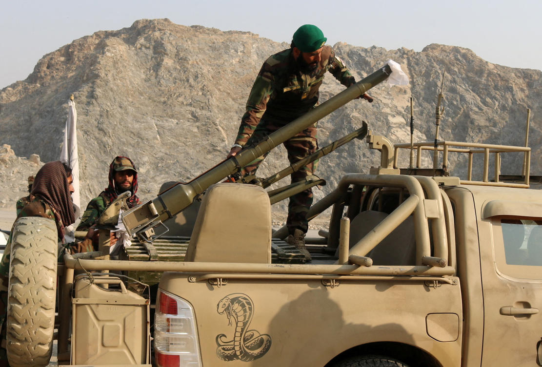 Taliban soldiers load a rocket launcher in a vehicle, following exchanges of fire between Pakistan and Afghanistan forces, near Torkham border in Afghanistan, February 27, 2026. REUTERS/Stringer TPX IMAGES OF THE DAY