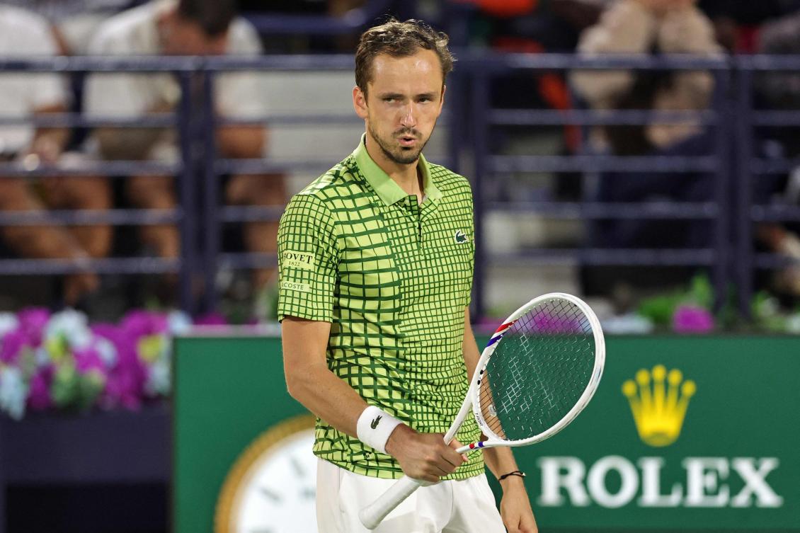 Medvedev wins Dubai title with walkover