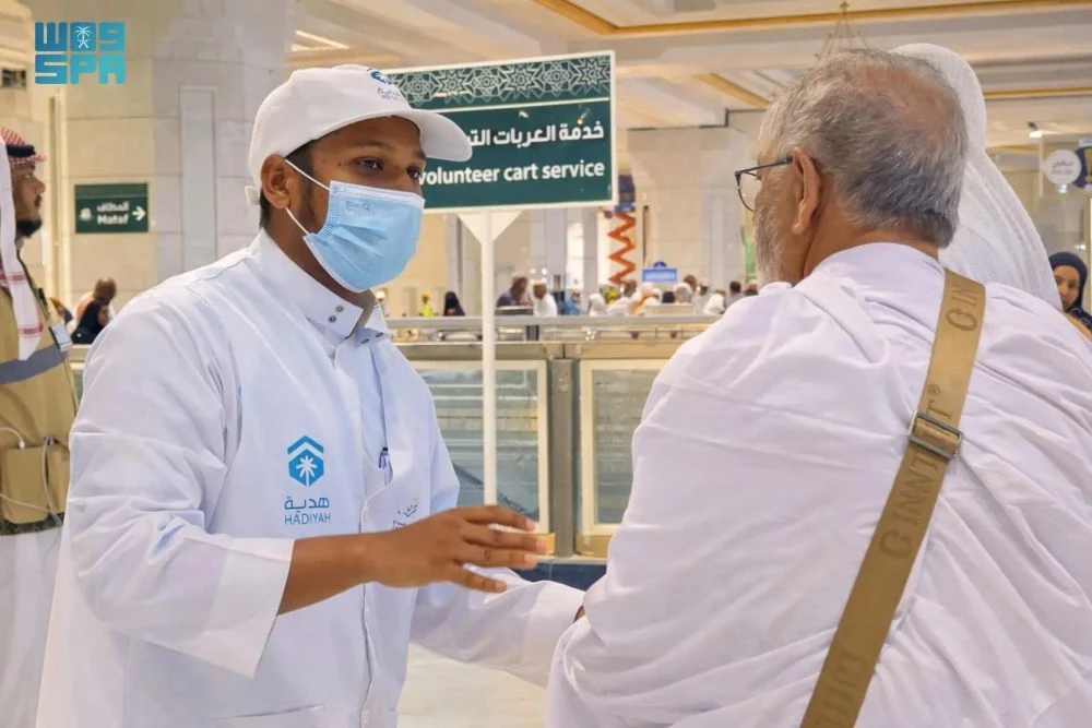 The initiative enables volunteers to contribute to community service during the holy month. (SPA)